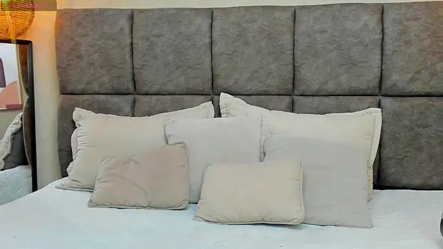 Dulce emi online show from November 17, 12:09 pm