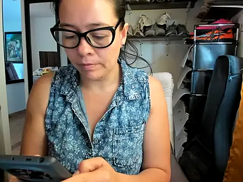 caroline 47 online show from February 15, 3:33 pm