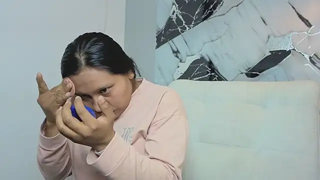 Hanna Goldenst online show from November 21, 9:03 pm