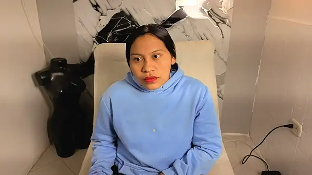 Hanna Goldenst online show from November 13, 7:51 pm