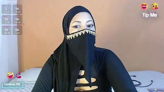 Snapshot of amina_fair chatting on November 19, 6:57 am amina fair online show from November 19, 6:57 am