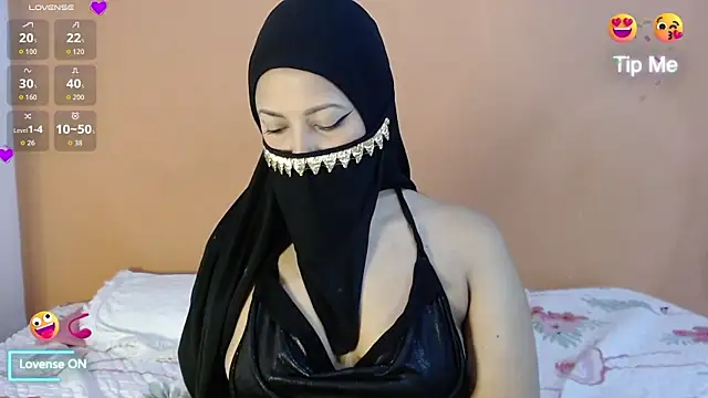 Snapshot of amina_fair chatting on November 17, 4:27 am amina fair online show from November 17, 4:27 am