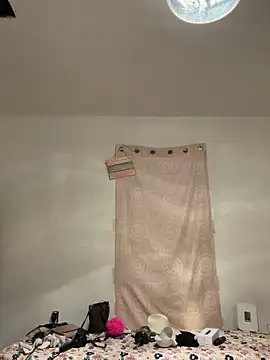 Snapshot of miatate chatting on February 11, 12:38 pm miatate online show from February 11, 12:38 pm