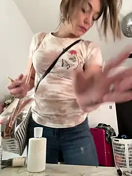 Snapshot of miatate chatting on February 24, 9:59 pm miatate online show from February 24, 9:59 pm