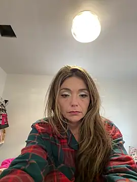 Snapshot of miatate chatting on February 15, 7:02 pm miatate online show from February 15, 7:02 pm