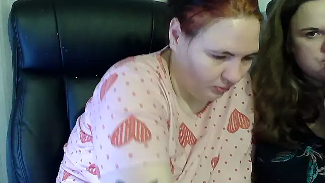 HollyXXEva online show from November 29, 6:30 pm