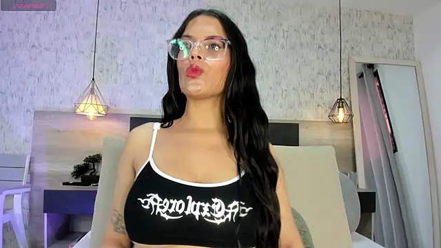 Sasha Wolff online show from June 19, 2:12 pm