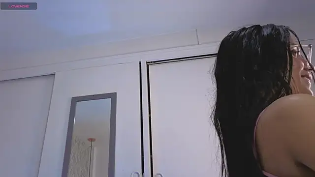 Sasha Wolff online show from April 15, 5:46 am