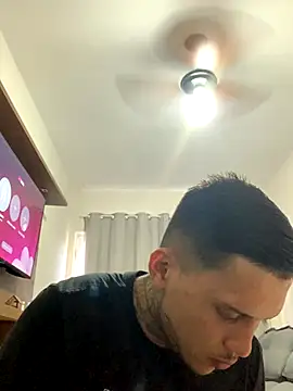 Ryanzl017 online show from December 2, 9:05 pm