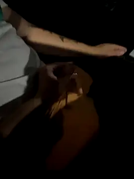 Snapshot of julianlondo111 chatting on November 14, 2:04 am julianlondo111 online show from November 14, 2:04 am