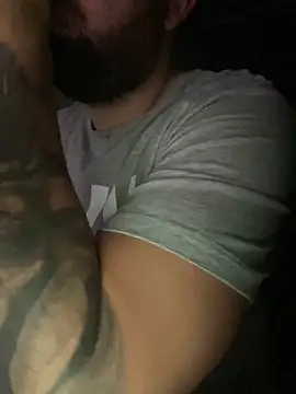 julianlondo111 online show from December 19, 2:37 am