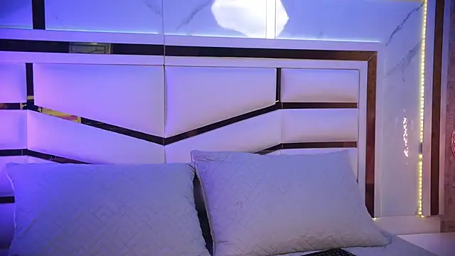 nix wolf online show from December 18, 3:11 am