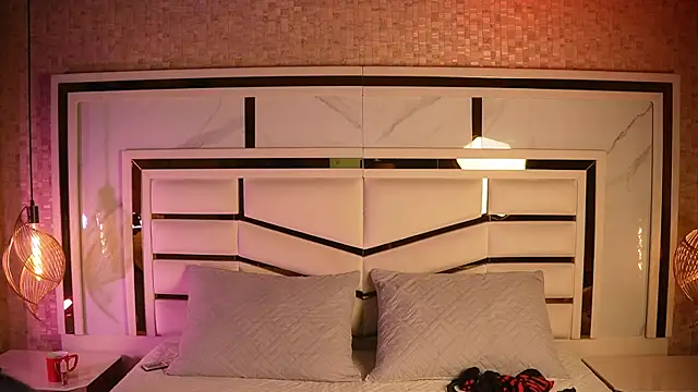 nix wolf online show from April 18, 12:40 pm