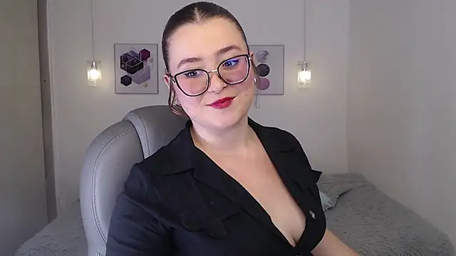 selene rouse  online show from May 13, 12:17 am