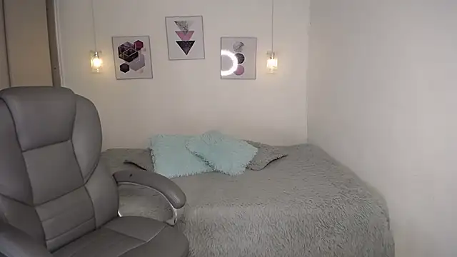 selene rouse  online show from April 13, 11:42 pm