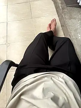 Snapshot of MEFUN- chatting on December 21, 8:16 am MEFUN- online show from December 21, 8:16 am