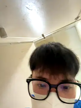 Snapshot of MEFUN- chatting on December 4, 6:18 pm MEFUN- online show from December 4, 6:18 pm