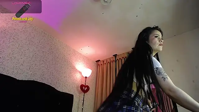 Noise Lux33 online show from March 22, 1:45 pm