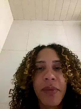 Snapshot of bonecaGigi chatting on November 14, 6:33 pm bonecaGigi online show from November 14, 6:33 pm