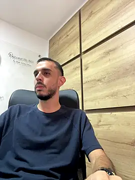 juancamodel online show from November 24, 7:03 pm