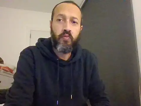 Snapshot of Torvison27 chatting on November 22, 2:21 am Torvison27 online show from November 22, 2:21 am