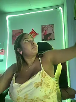 morena-2025 online show from May 23, 9:36 pm