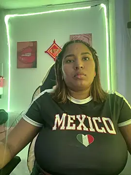 morena-2025 online show from May 13, 7:32 pm