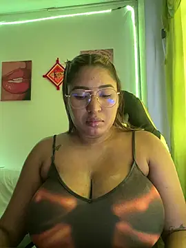 morena-2025 online show from May 8, 3:49 pm