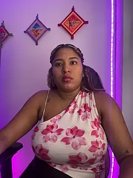 morena-2025 online show from July 11, 7:47 pm