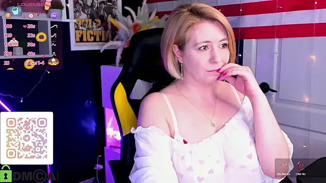 miss lisaaa online show from April 24, 2:46 am