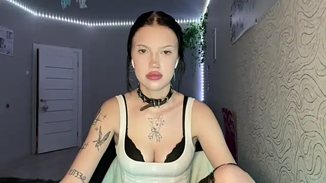 JuliaElse online show from December 19, 4:53 pm