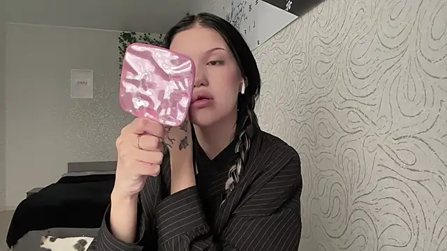 JuliaElse online show from November 18, 10:07 am