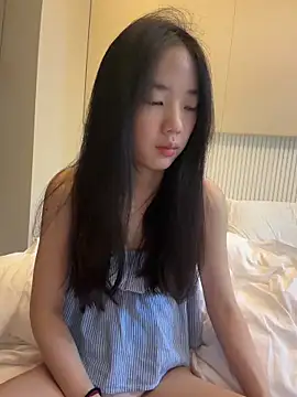 TinyBabe online show from April 14, 3:28 pm