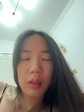 Snapshot of TinyBabe chatting on April 27, 2:48 pm TinyBabe online show from April 27, 2:48 pm