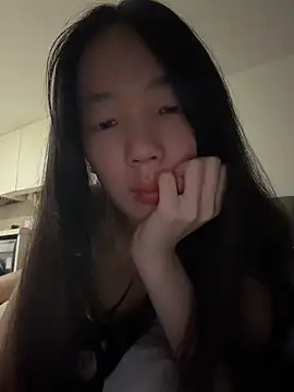 Snapshot of TinyBabe chatting on May 10, 2:08 pm TinyBabe online show from May 10, 2:08 pm