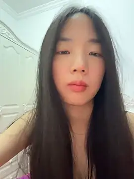 Snapshot of TinyBabe chatting on April 26, 12:13 pm TinyBabe online show from April 26, 12:13 pm