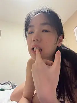 Snapshot of TinyBabe chatting on June 1, 3:55 pm TinyBabe online show from June 1, 3:55 pm