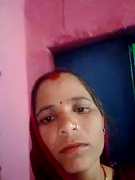 Snapshot of Bigg_bhabi chatting on November 15, 3:05 pm Bigg bhabi online show from November 15, 3:05 pm