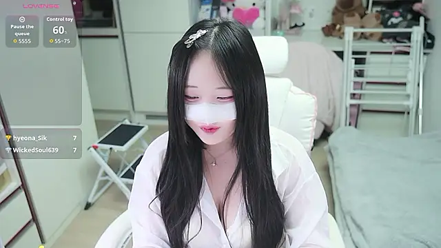 kimhyeona2005 online show from April 30, 12:01 pm