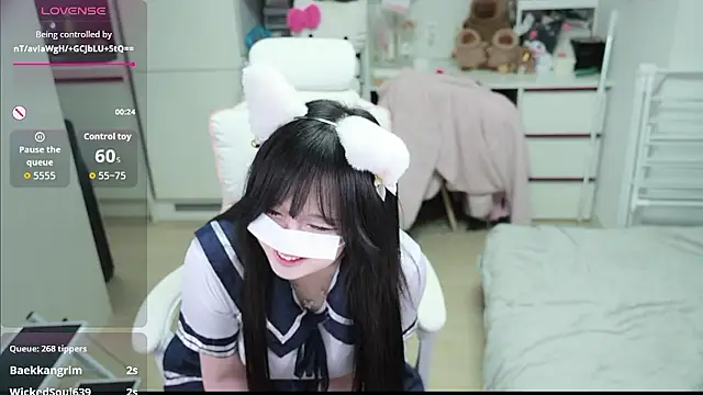 kimhyeona2005 online show from December 18, 12:42 pm