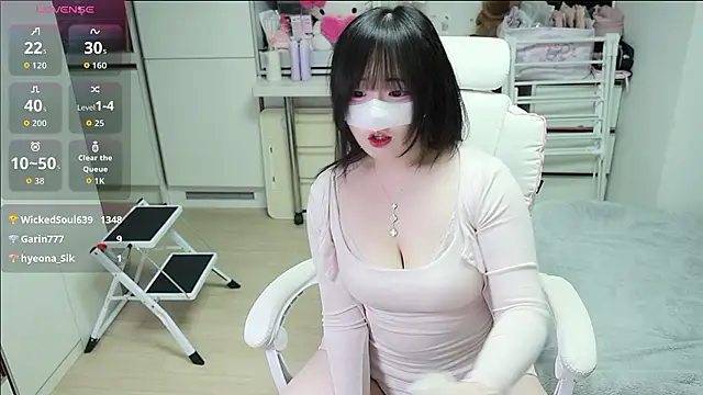 kimhyeona2005 online show from April 17, 12:08 pm