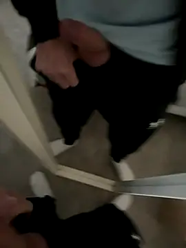 Snapshot of lucpompot chatting on November 27, 8:37 am lucpompot online show from November 27, 8:37 am