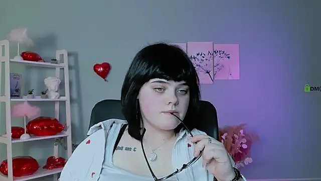 lika pop online show from February 25, 8:19 pm