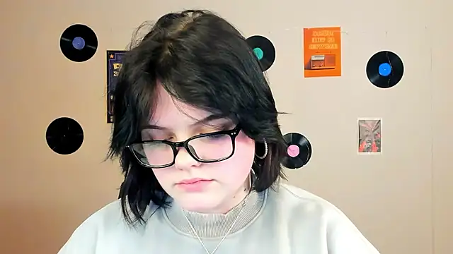 lika pop online show from February 3, 7:52 pm