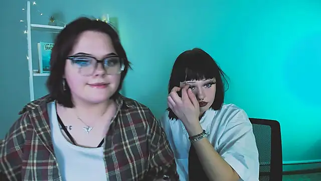 lika pop online show from December 1, 7:59 pm