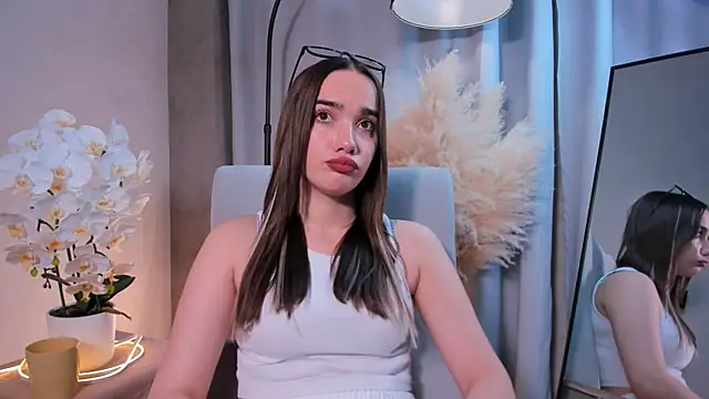 NoraBuffa online show from November 20, 4:29 pm