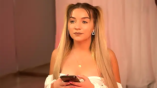 SkyEyesLuna online show from November 19, 5:18 am