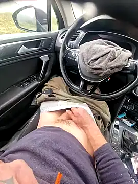 Snapshot of -The-Last- chatting on December 4, 9:41 am -The-Last- online show from December 4, 9:41 am