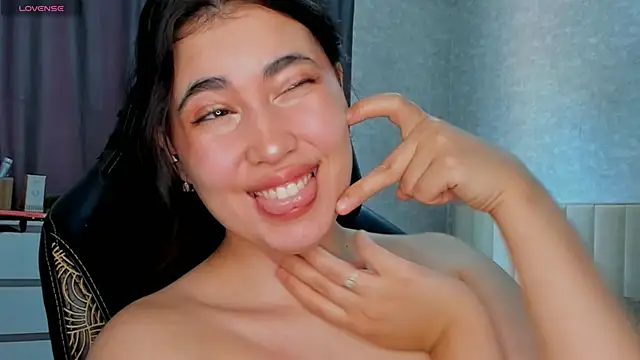 Snapshot of Diara_1an chatting on June 16, 6:35 am Diara 1an online show from June 16, 6:35 am