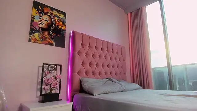 VanillaFlo online show from February 16, 6:01 am